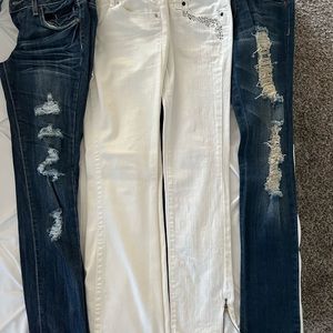 Jeans ripped white and dark blue